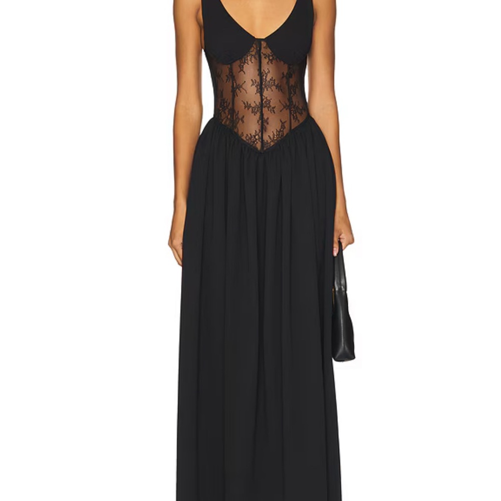 Delfi - Elegant Black Lace Nightgown